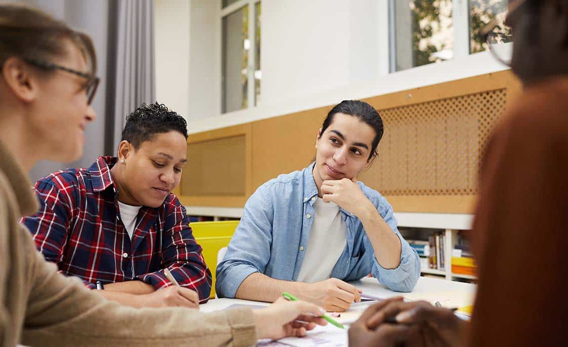Foto de 4 estudiantes